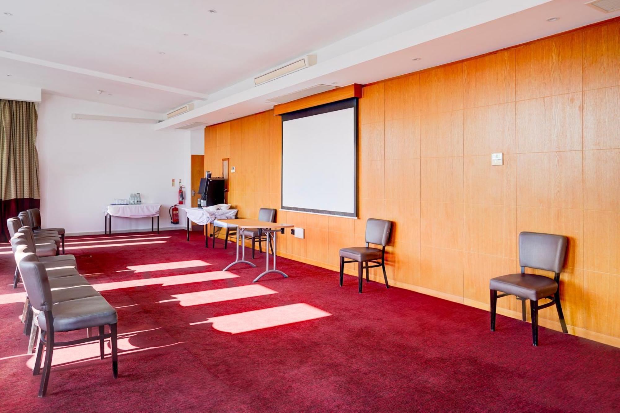 Belvilla Crewe City Centre Hotel Lifestyle المظهر الخارجي الصورة